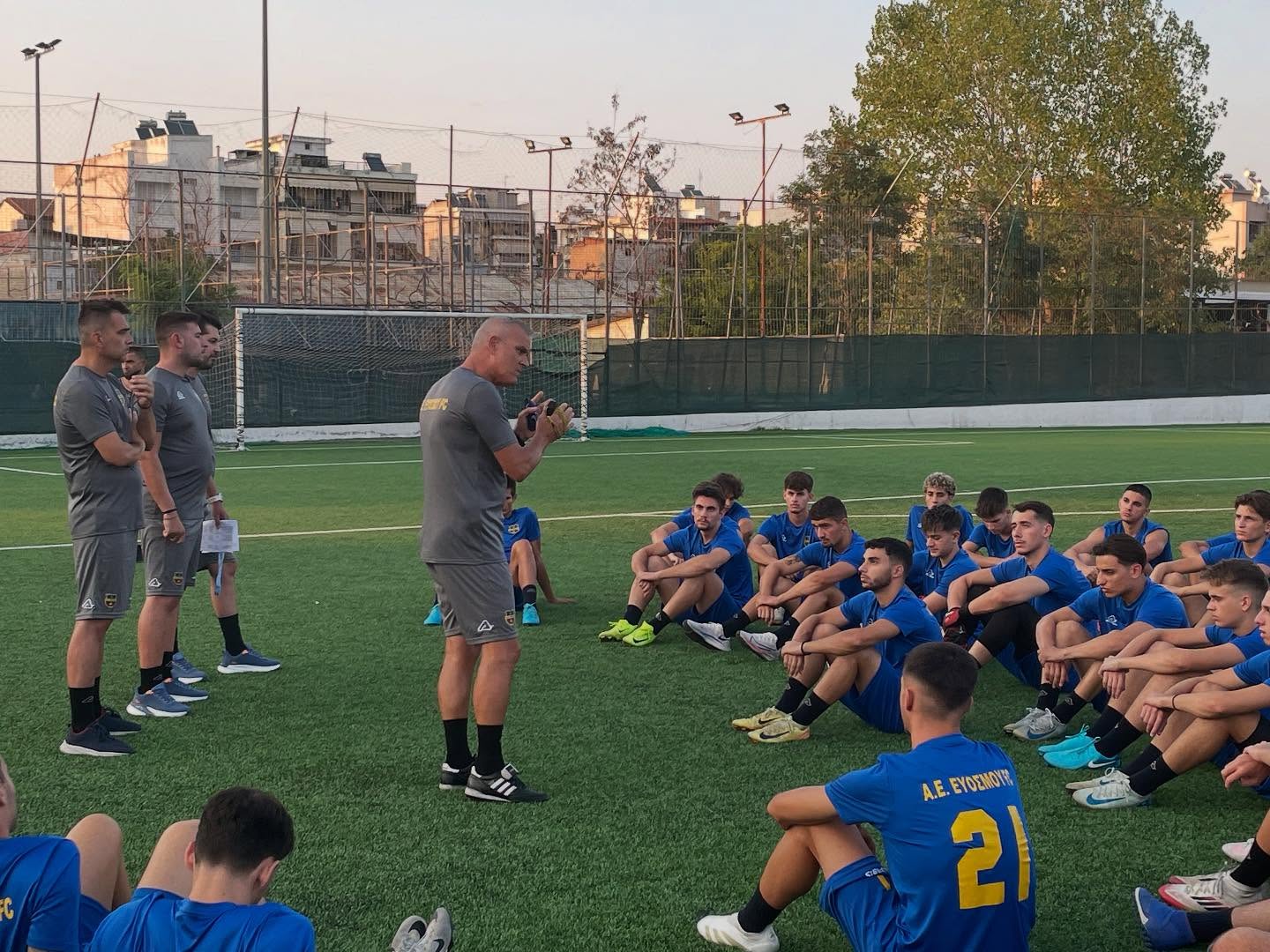 Ο Νίκος Νικολάου σε ρόλο «μαέστρου» στον πάγκο της Α.Ε. Ευόσμου!